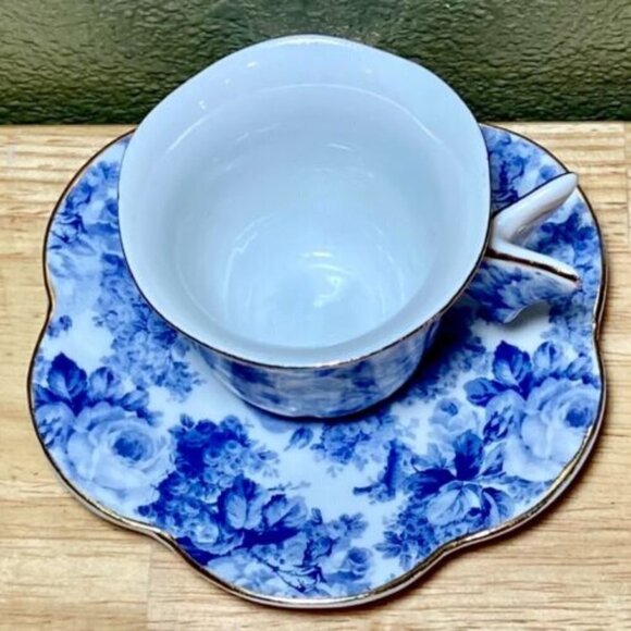 A Special Place 2003 Small Tea Cup & Sauce Blue/White Floral Butterfly Handle - Picture 8 of 12